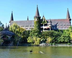 Ravadinovo Castle